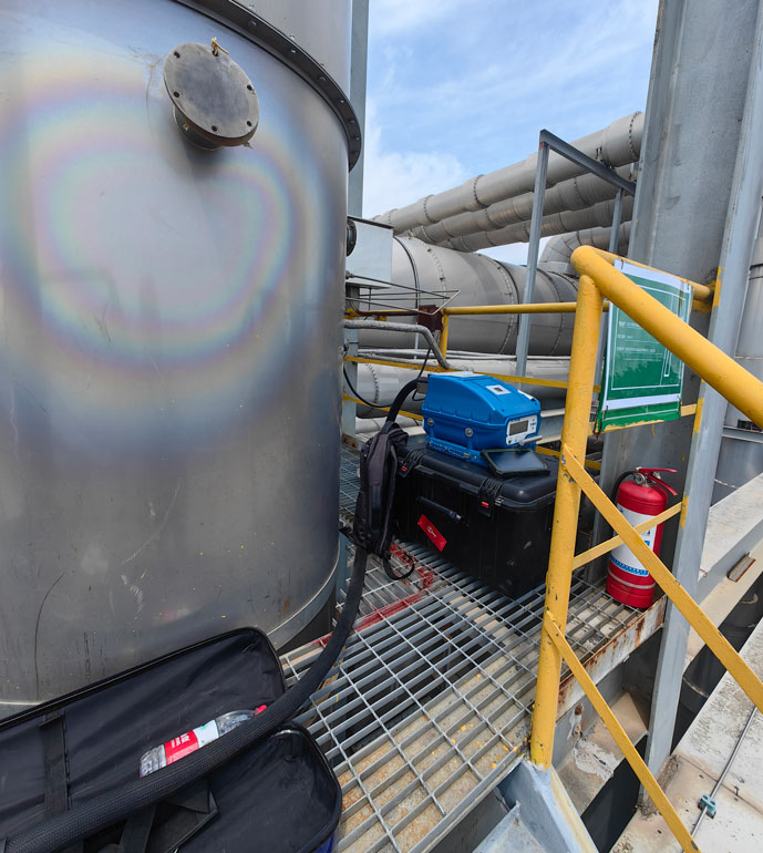 配合湖北環(huán)境監(jiān)測站進行非甲烷總烴項目現場測試