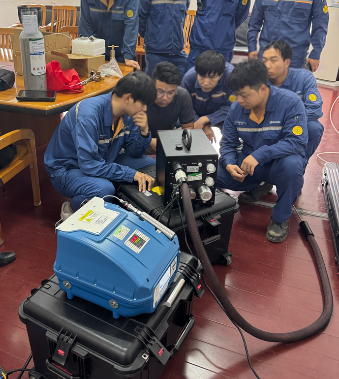 赴武漢某檢測公司進行儀器檢查及客戶培訓(xùn)